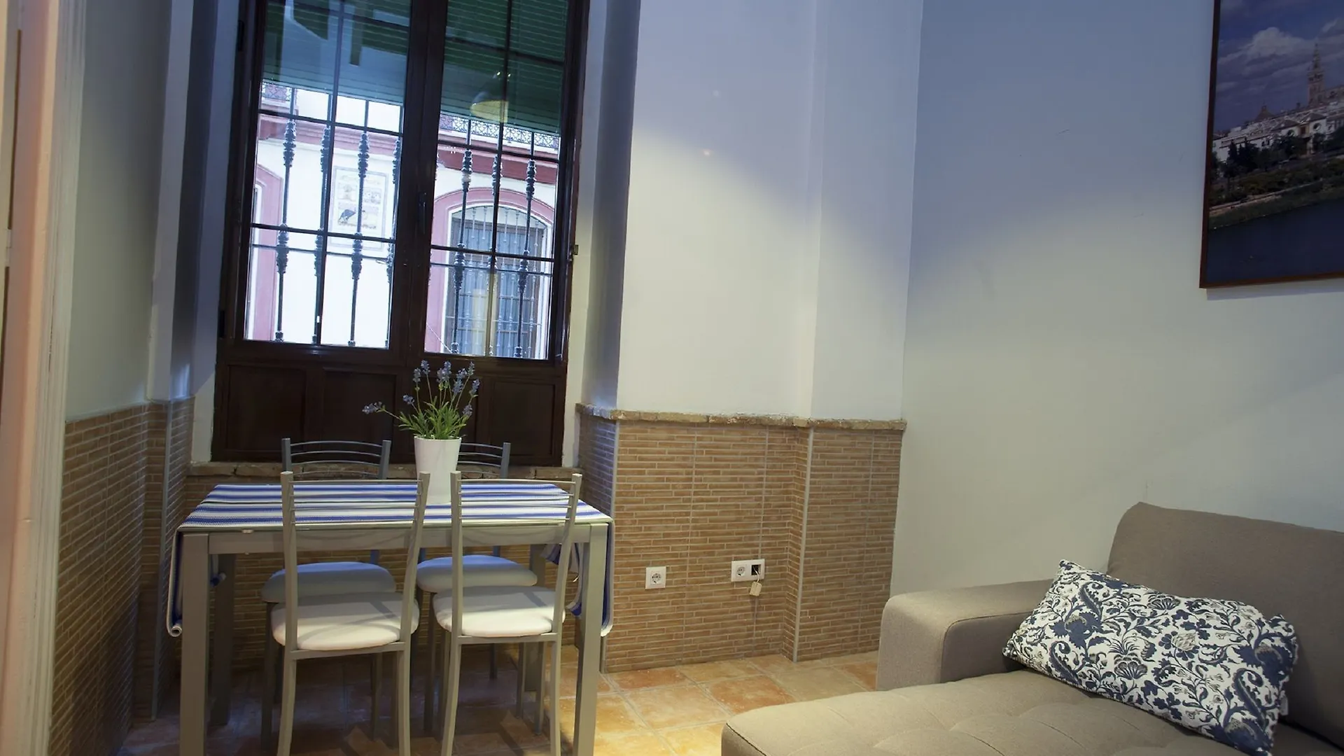 Puerta Maestranza Apartaments Sewilla