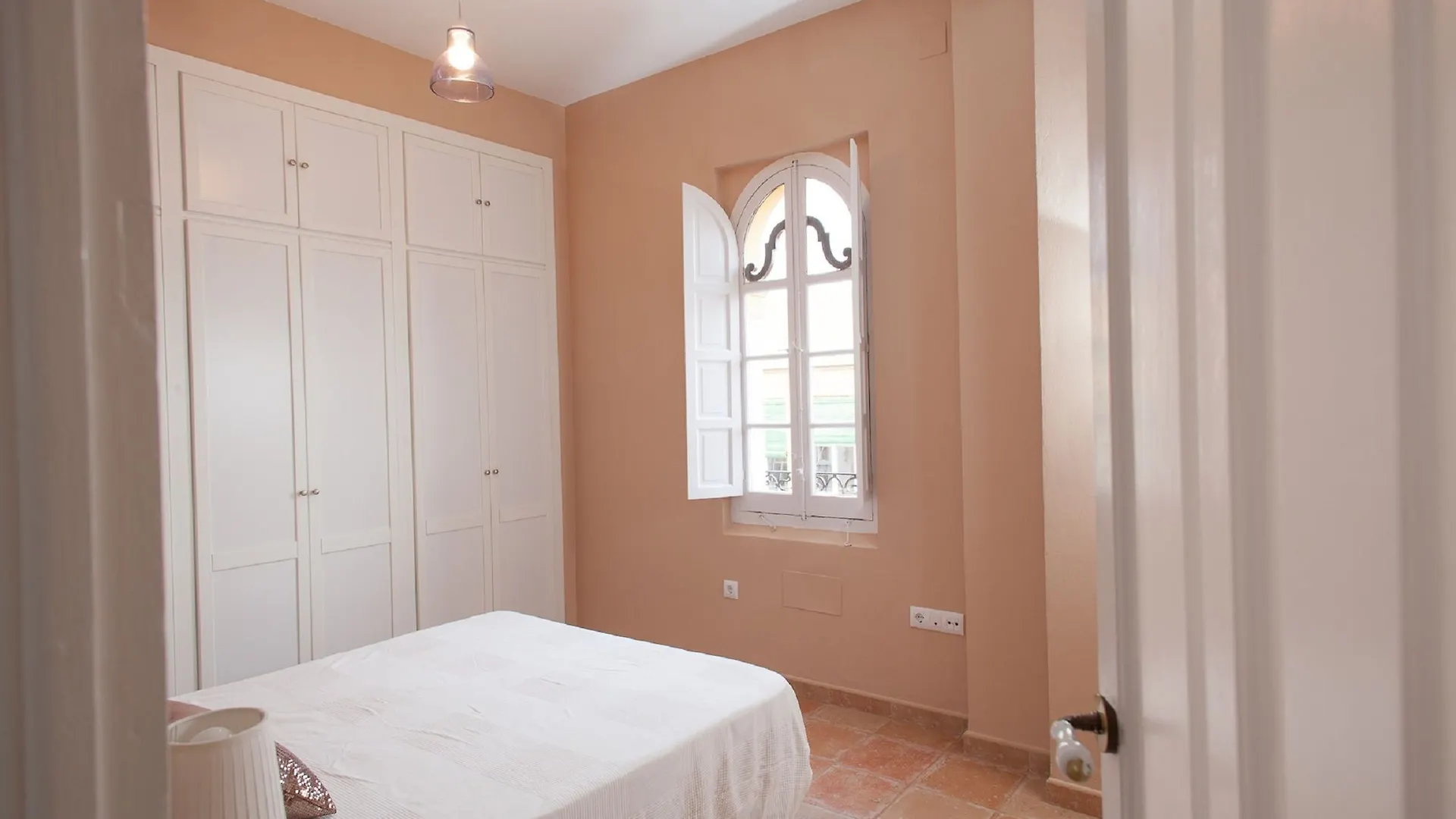 Puerta Maestranza Apartaments Sewilla Apartament