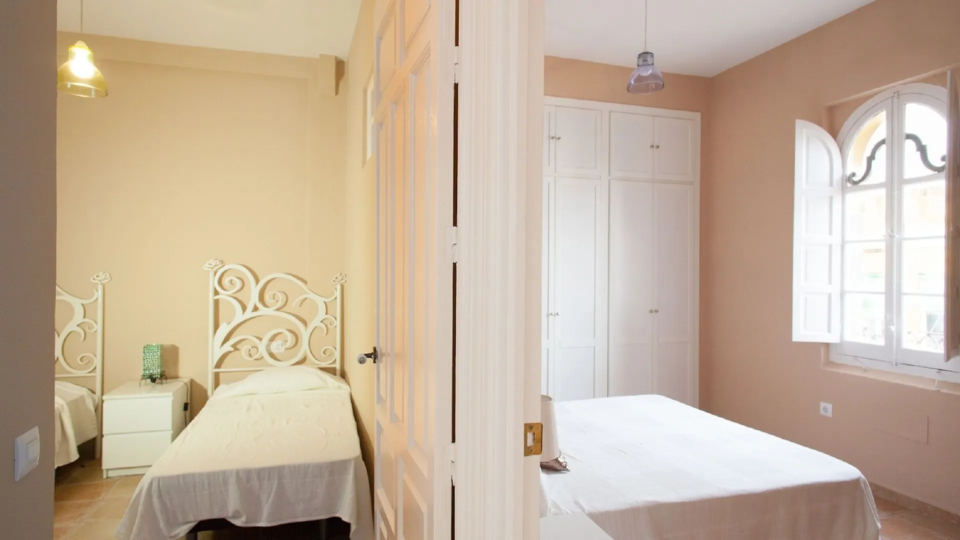 Puerta Maestranza Apartaments Sewilla